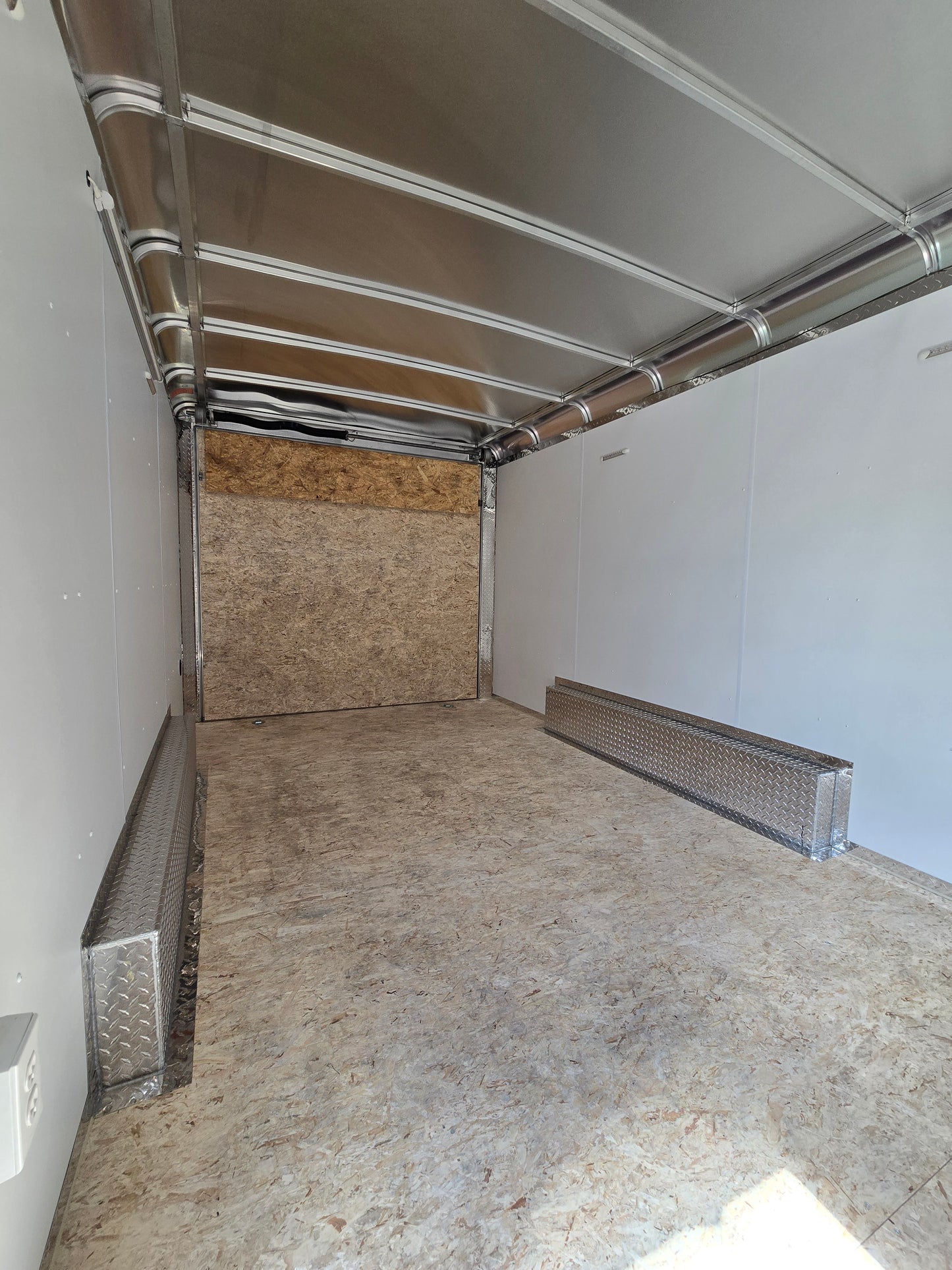 2026 Legend Deluxe VNose Cargo 8x19DVN