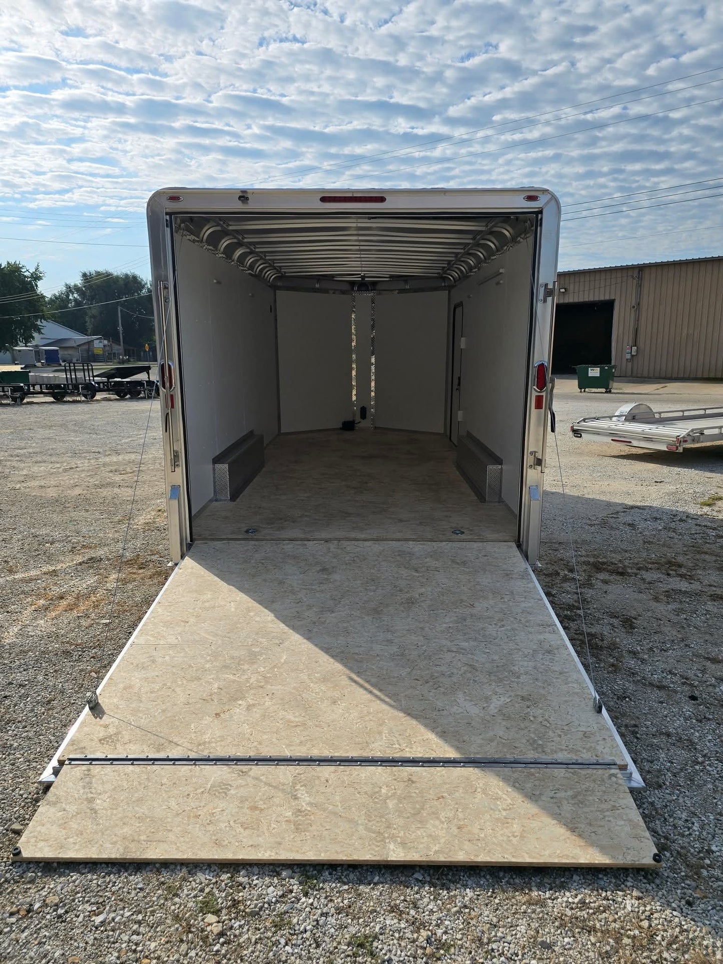2026 Legend Deluxe VNose Cargo 8x19DVN